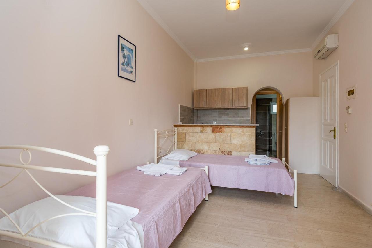 Pythari Apartments Laganas Luaran gambar