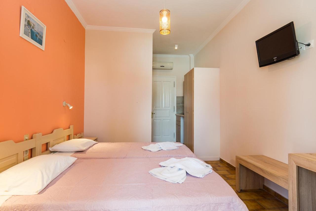 Pythari Apartments Laganas Luaran gambar